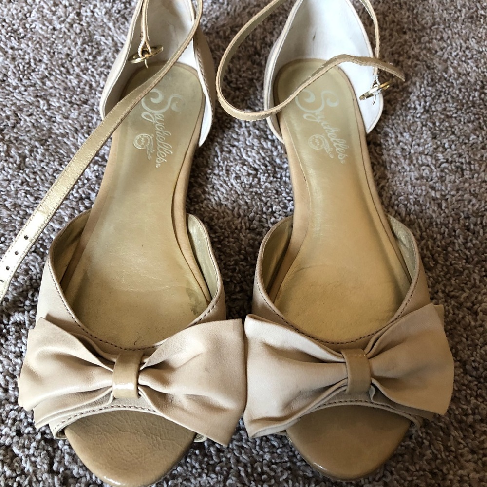 Seychelles bow sandals size 7